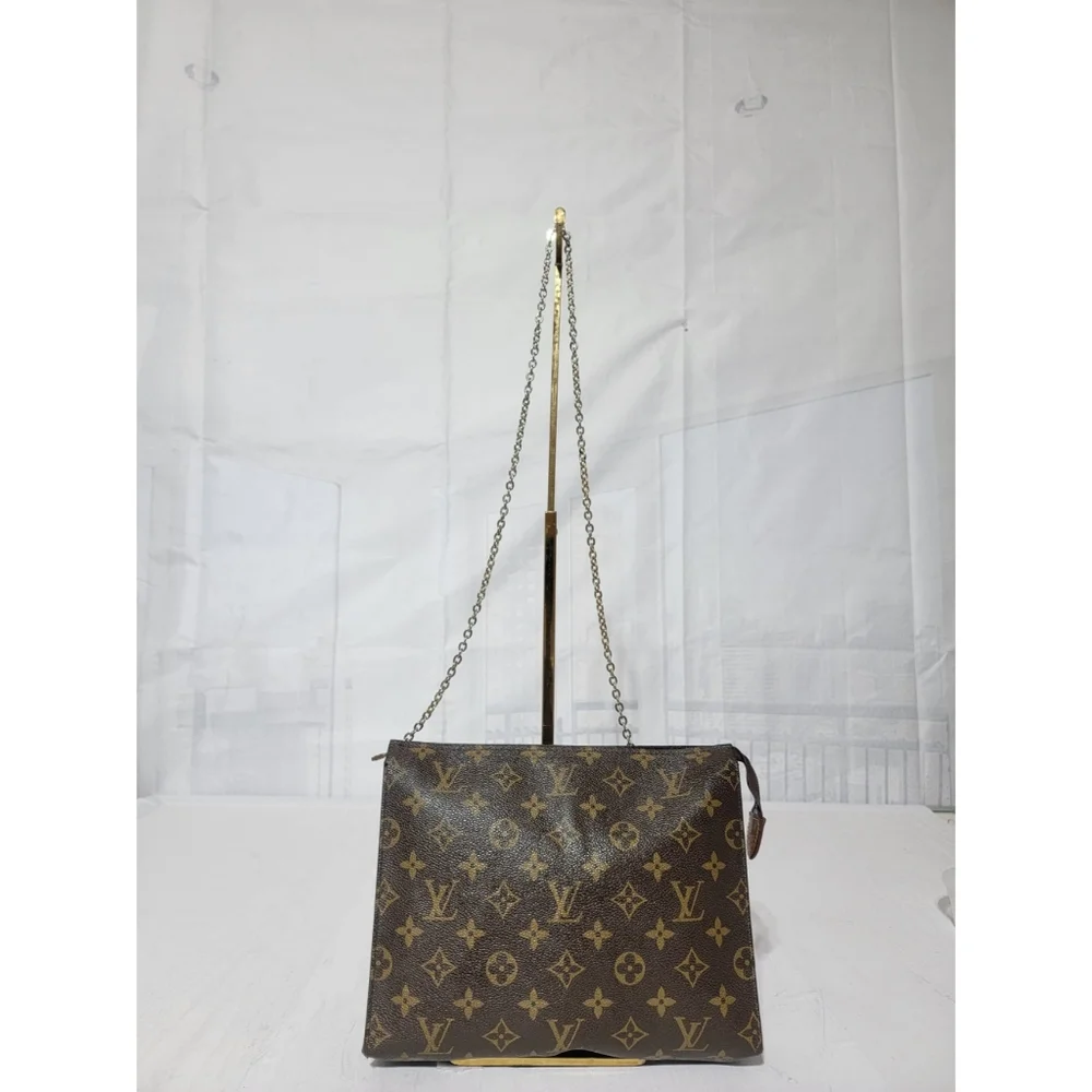 LOUIS VUITTON Monogram Toiletry Pouch 26 With Chain